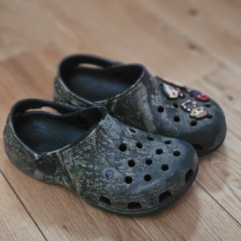 CROCS Kids Green Camouflage Clogs